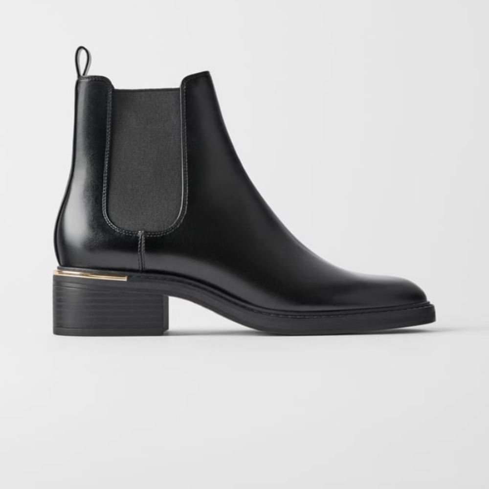 NWT ZARA LOW HEELED ANKLE BOOTS WITH TRIM